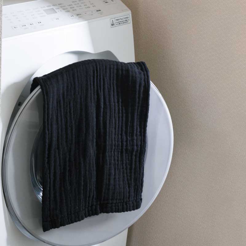 蚊帳のバスタオル墨色