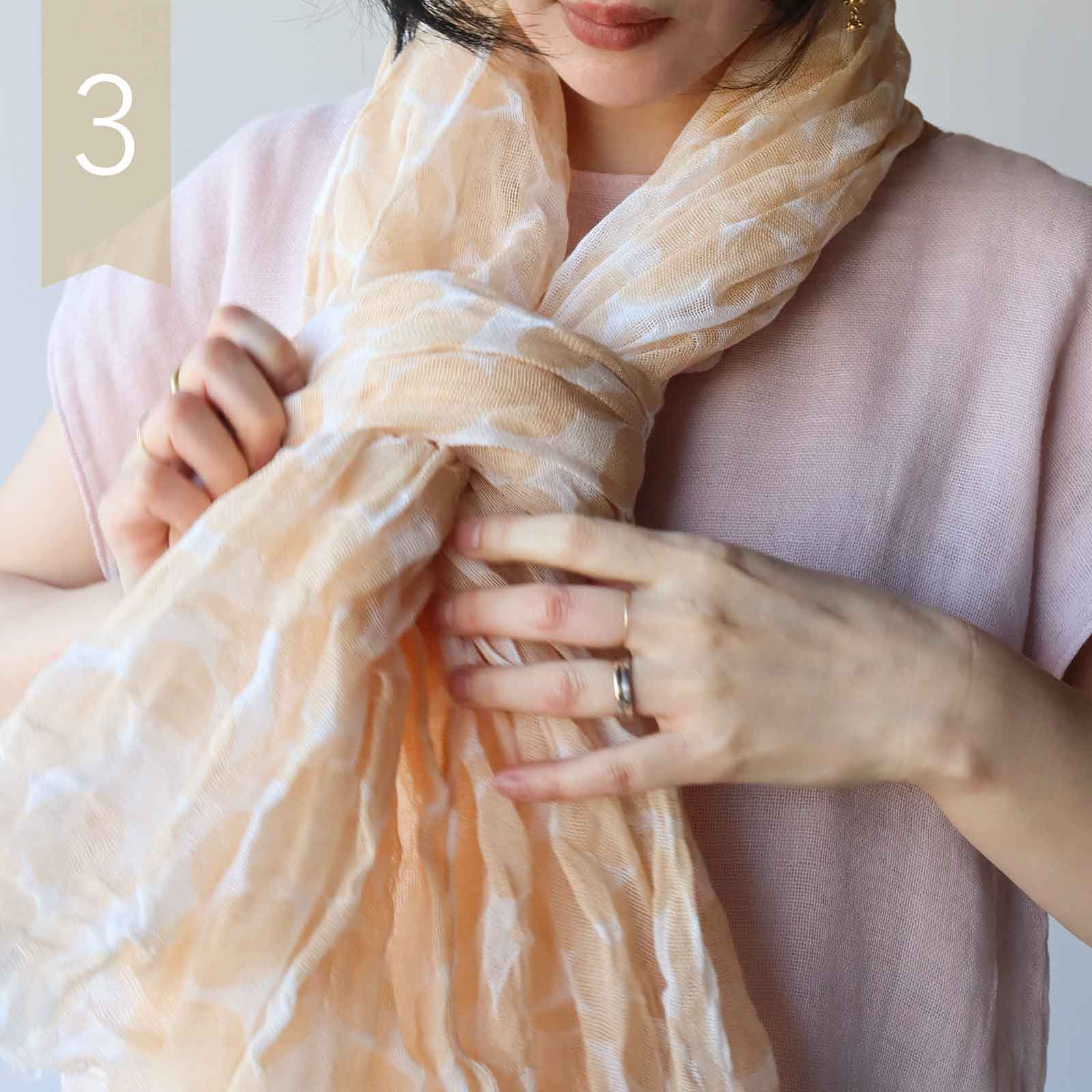 綿100%ストールのシンプルノット巻き方手順3