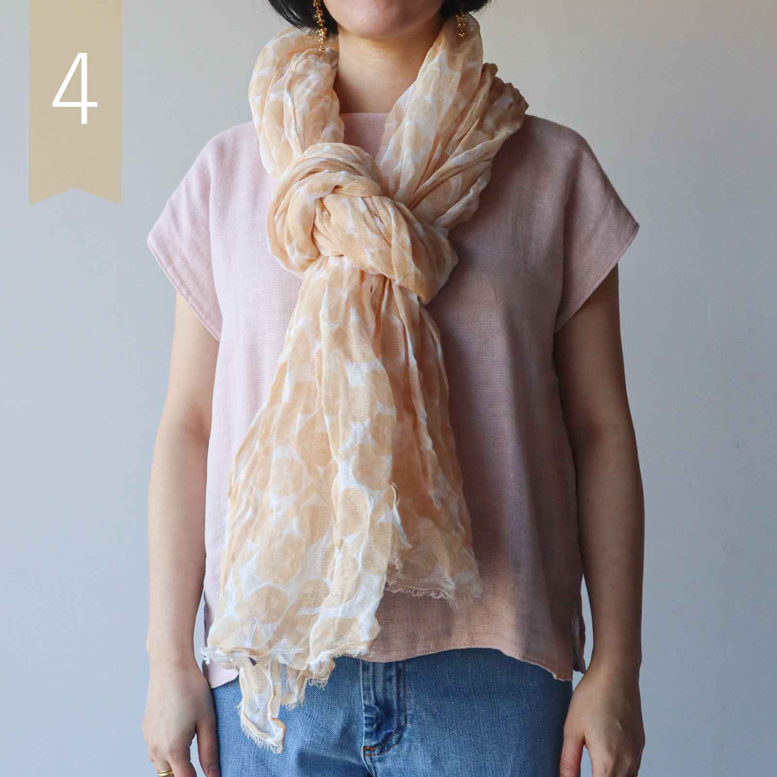 綿100%ストールのシンプルノット巻き方手順4