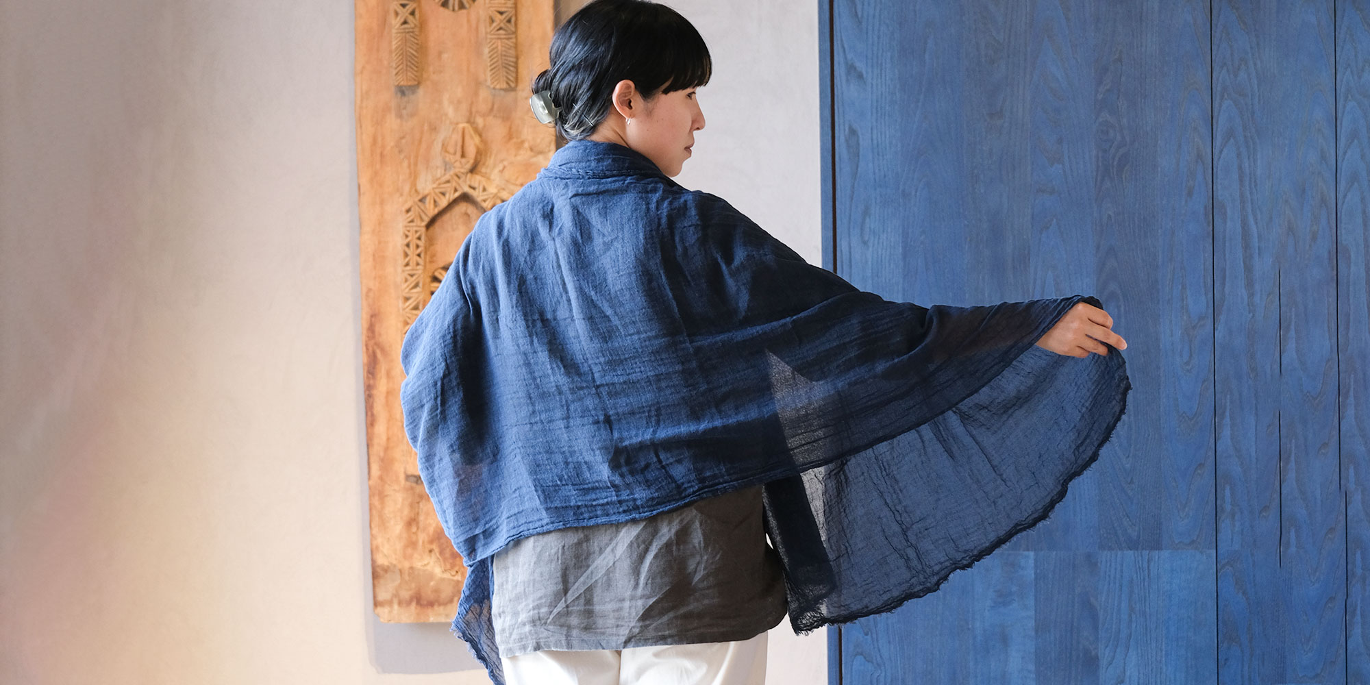 旅行に活躍する蚊帳の大判ショール