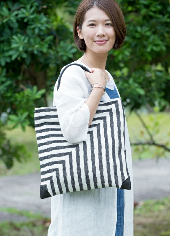 【直接引き渡し・新品】ビジネス用トートバッグ (ストライプ柄) ゼブラストライプバッグ（大）｜BAN INOUE