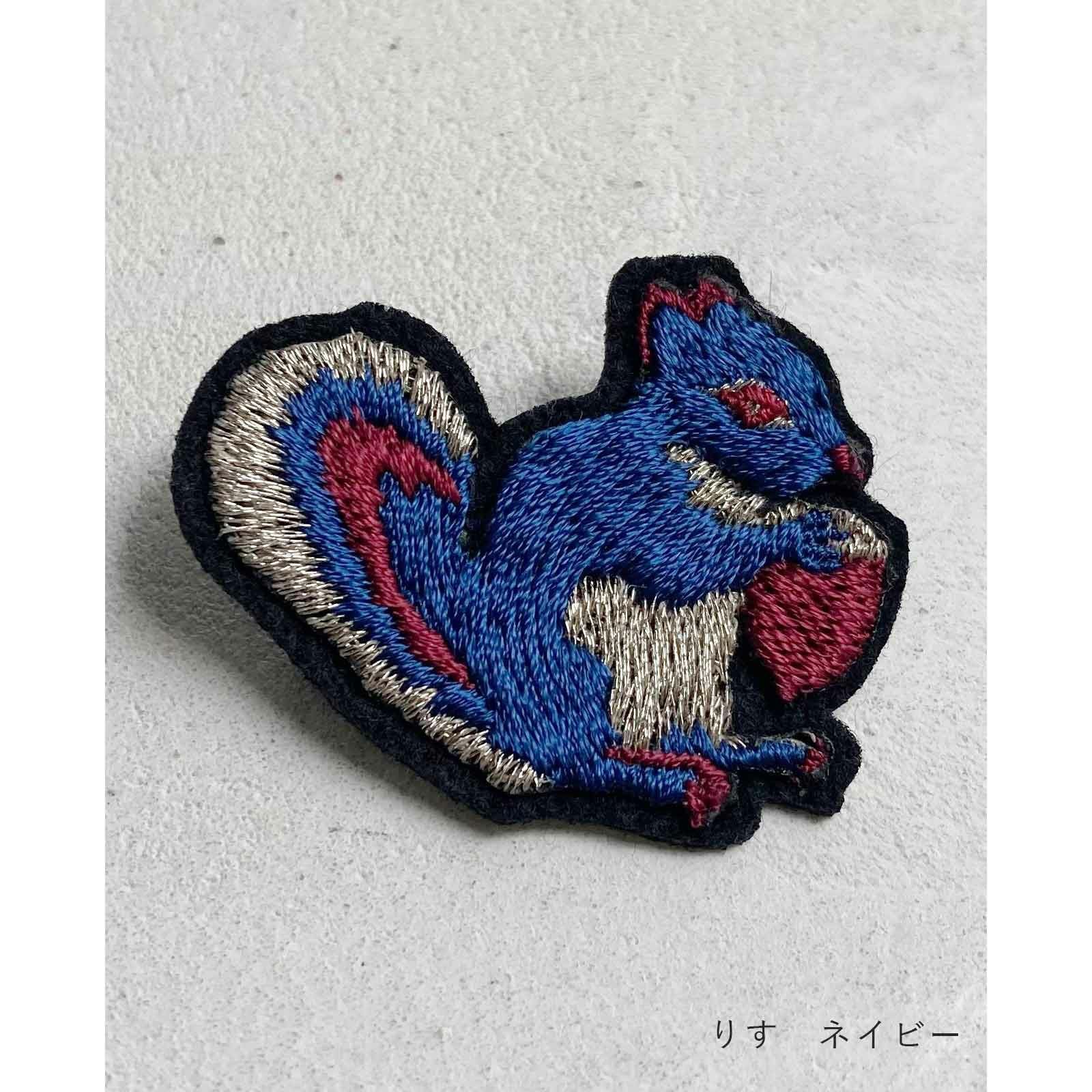 shoさま専用：赤青DRIES VAN NOTEN 刺繍ブローチ 限定】刺繍ブローチ｜BAN INOUE